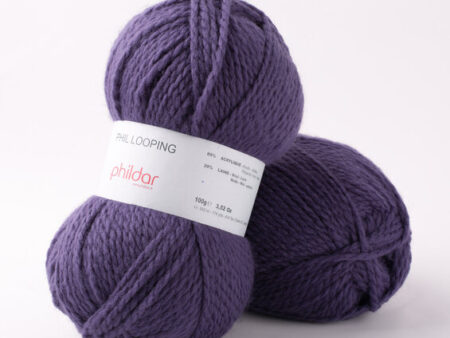 Bol wol van het merk Phildar Phil Looping, in de kleur Myrtille